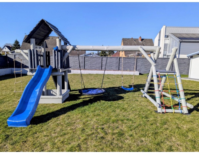 Massivholz Spielturm LINA...